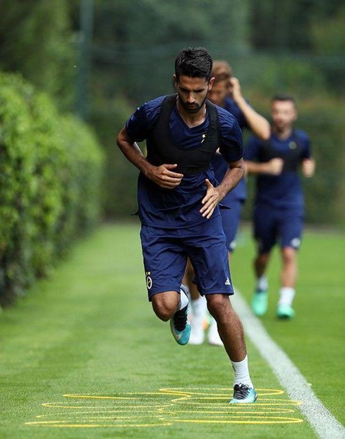 Cocu ilk idmanını yaptı Ali Koç futbolcularla buluştu