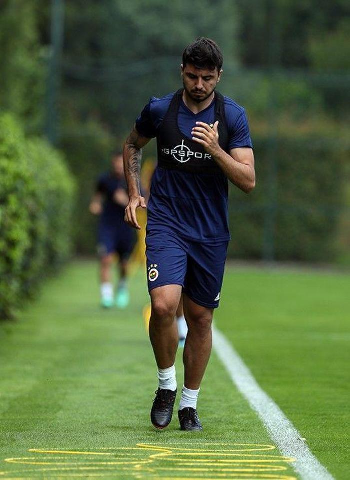 Cocu ilk idmanını yaptı Ali Koç futbolcularla buluştu
