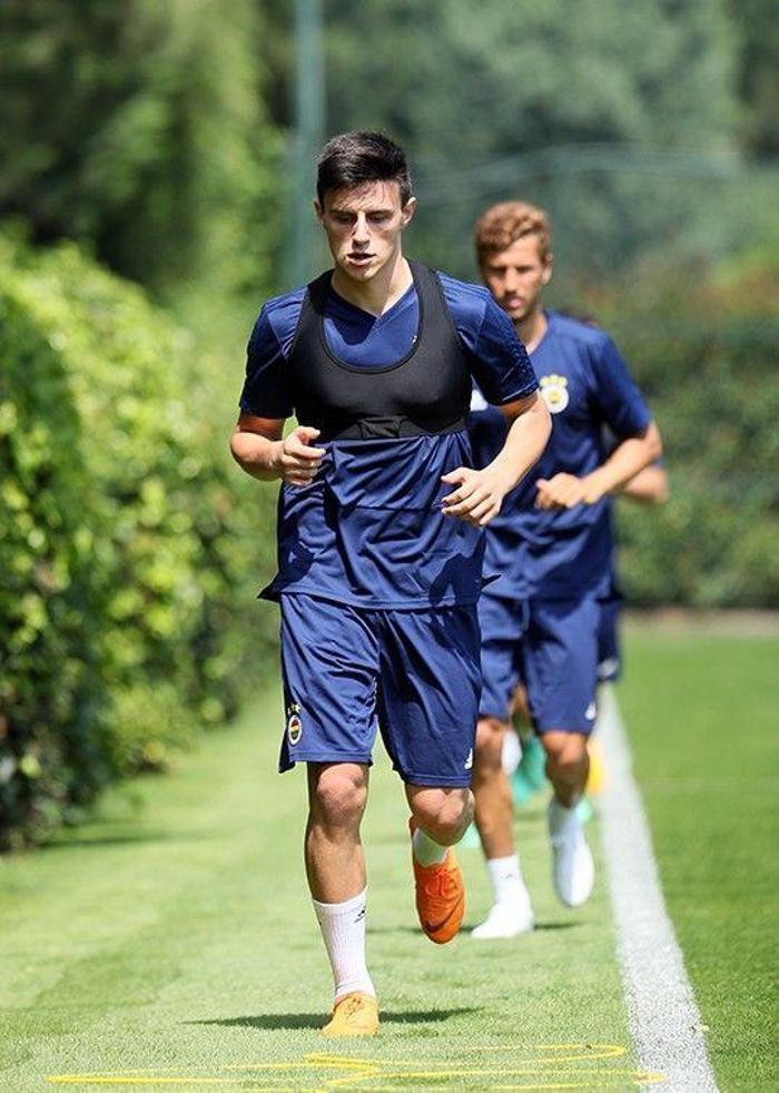 Cocu ilk idmanını yaptı Ali Koç futbolcularla buluştu