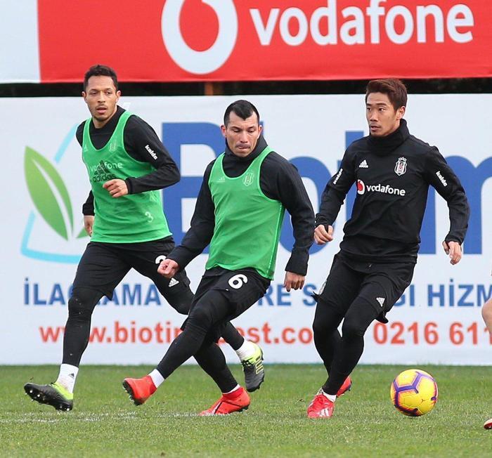 Shinji Kagawa, Beşiktaşta ilk antrenmanına çıktı