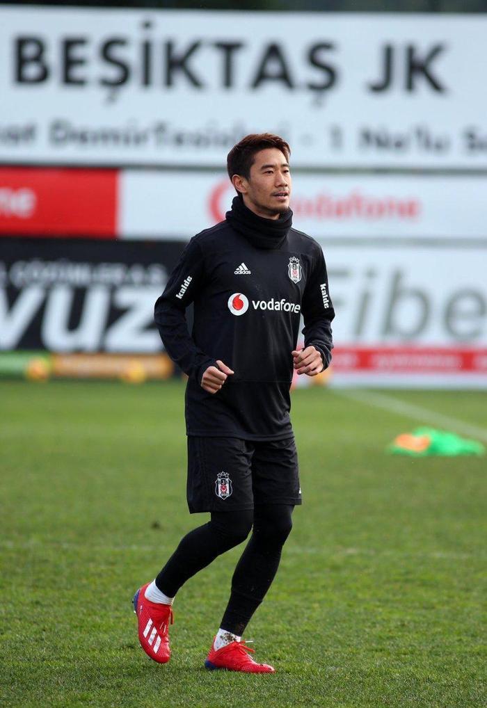 Shinji Kagawa, Beşiktaşta ilk antrenmanına çıktı
