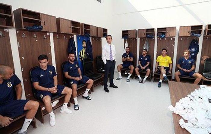 Cocu ilk idmanını yaptı Ali Koç futbolcularla buluştu