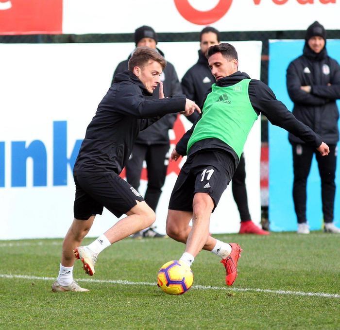 Shinji Kagawa, Beşiktaşta ilk antrenmanına çıktı