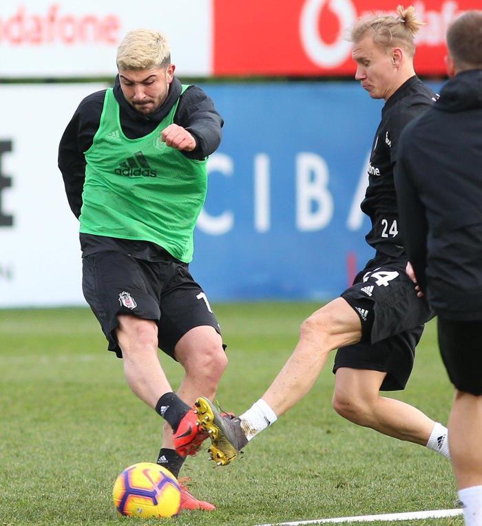 Shinji Kagawa, Beşiktaşta ilk antrenmanına çıktı