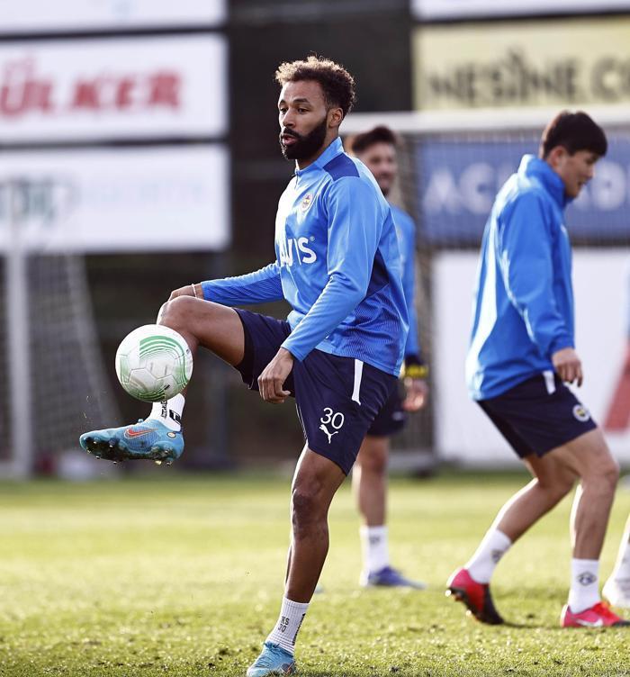 Son dakika Fenerbahçe haberi İsmail Kartal 11 için kararını verdi...