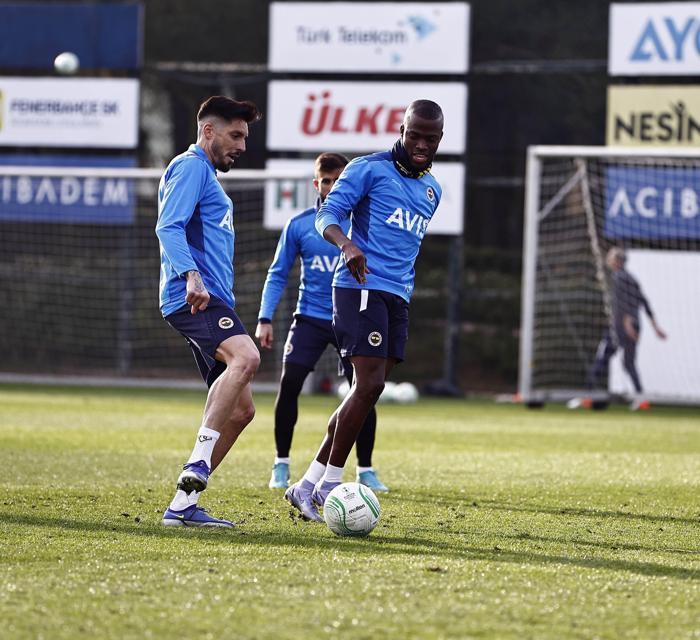 Son dakika Fenerbahçe haberi İsmail Kartal 11 için kararını verdi...