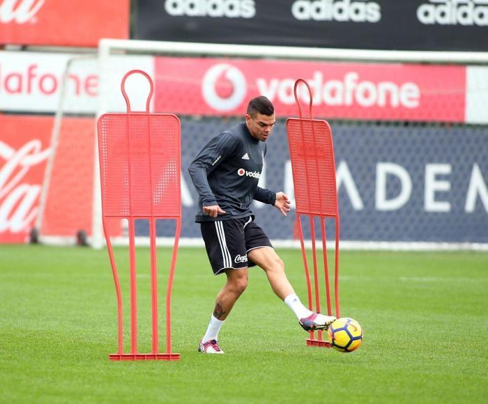 Zorro Beşiktaş idmanında Tüm gözler onun üzerindeydi