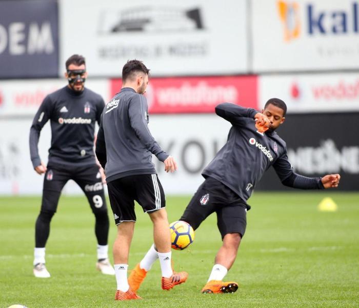 Zorro Beşiktaş idmanında Tüm gözler onun üzerindeydi