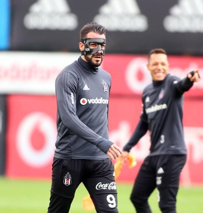 Zorro Beşiktaş idmanında Tüm gözler onun üzerindeydi