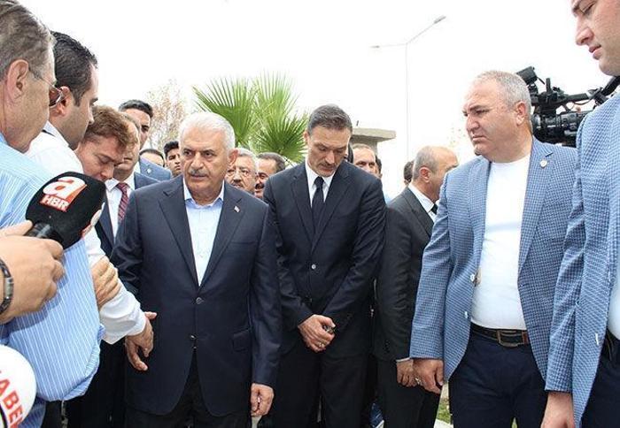 Alpay Özalanın babası toprağa verildi