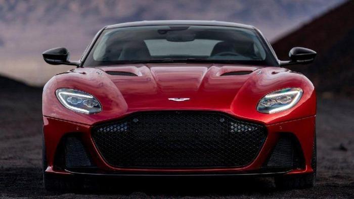 “Ferrari” katili Aston Martin
