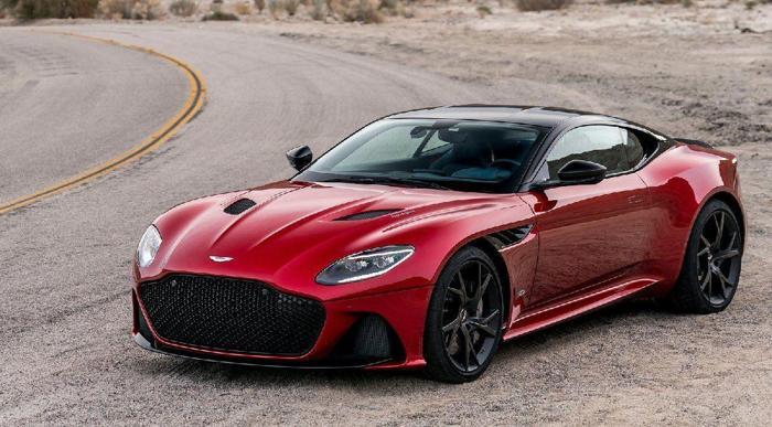 “Ferrari” katili Aston Martin