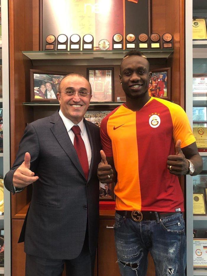 Diagne ve Mitroglou Galatasarayın yeni forvetlerinin tüm bilinmeyenleri...