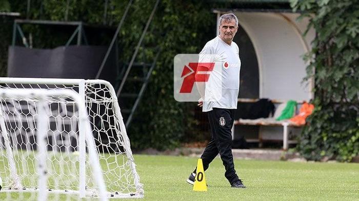 Beşiktaş sahaya indi Yeni transfer...