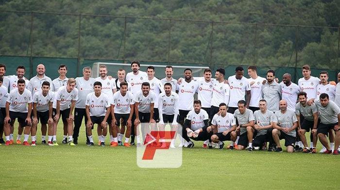 Beşiktaş sahaya indi Yeni transfer...