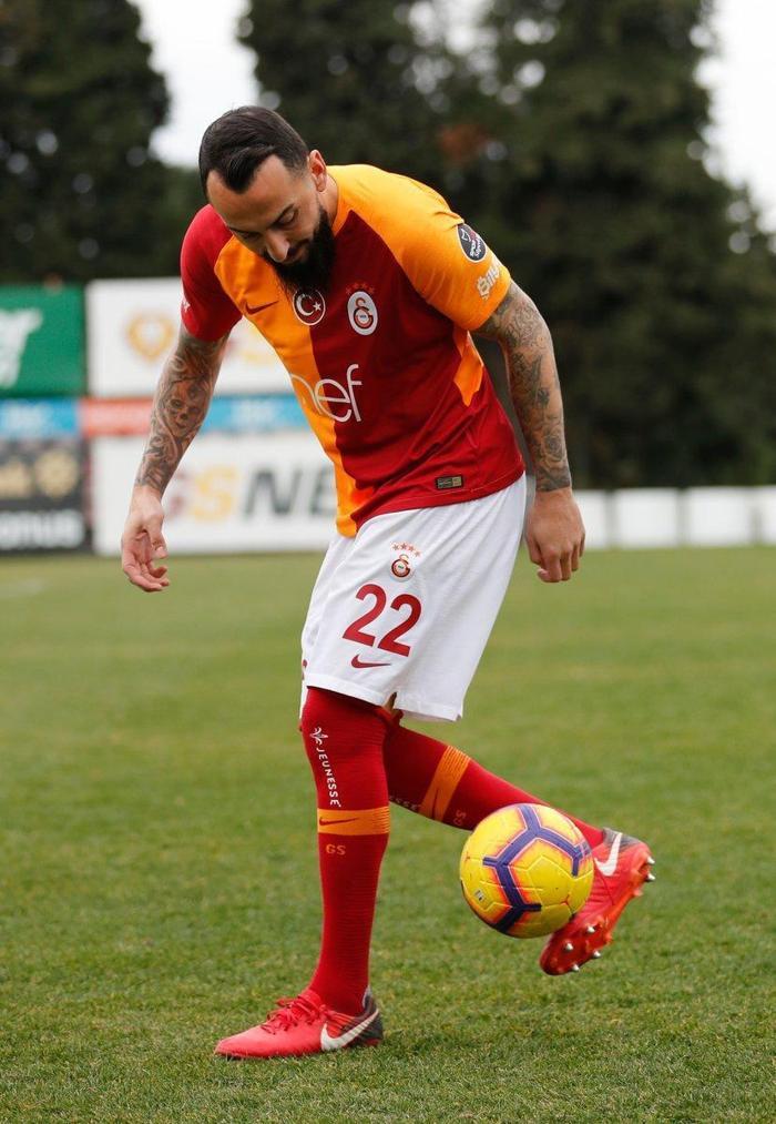 Galatasarayın yeni transferi Mitroglounun forma numarası belli oldu