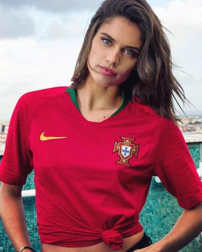 Sara Sampaio sarışın oldu: Bana fare deyin