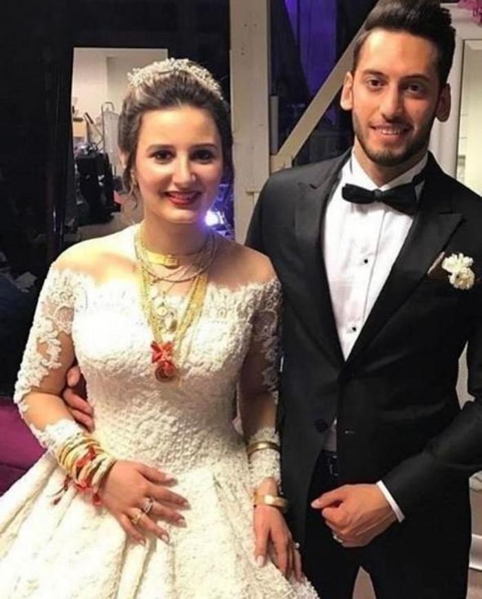 Hakan – Sinem Çalhanoğlu çifti boşanıyor mu