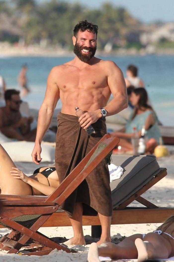 Dan Bilzerian ve kız arkadaşları tatilde