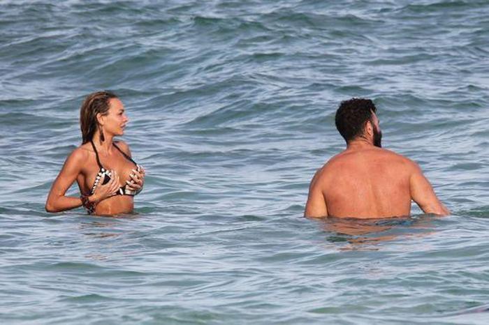 Dan Bilzerian ve kız arkadaşları tatilde