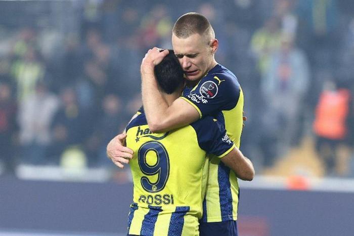 Fenerbahçeli Szalai için kesenin ağzını açtılar