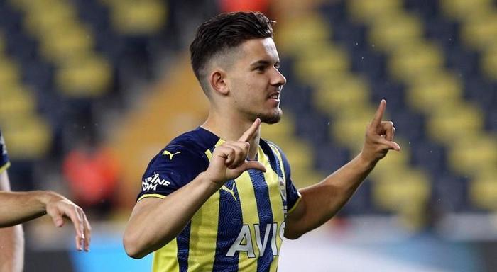 Son dakika haberi Fenerbahçenin 4 yıldızı Avrupa ekiplerinin radarında
