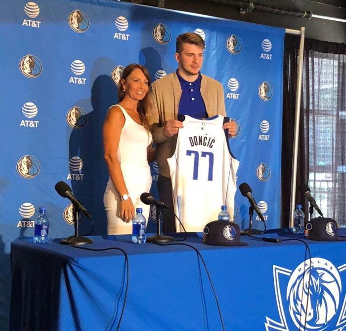 Yeni formalarıyla 2018 NBA Draftının yıldızları