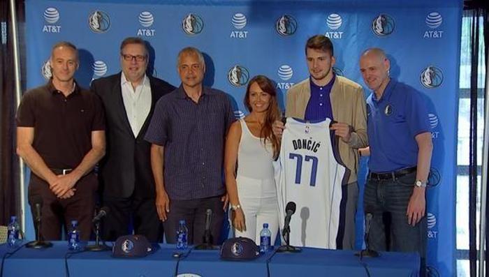 Yeni formalarıyla 2018 NBA Draftının yıldızları