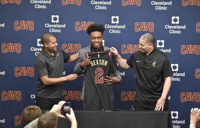 Yeni formalarıyla 2018 NBA Draftının yıldızları