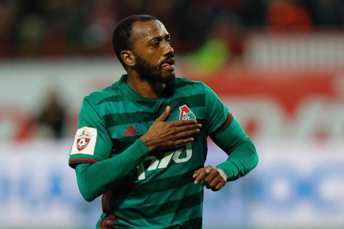 Hocası, Fernandese yapılan teklifi açıkladı Galatasarayın transfer gündemindeydi...