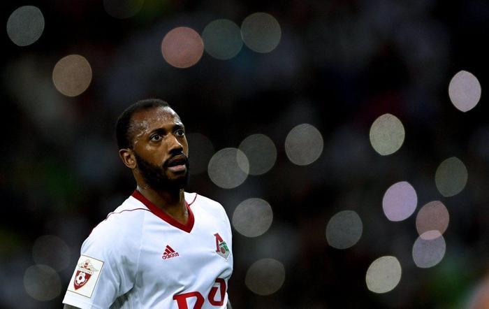 Hocası, Fernandese yapılan teklifi açıkladı Galatasarayın transfer gündemindeydi...