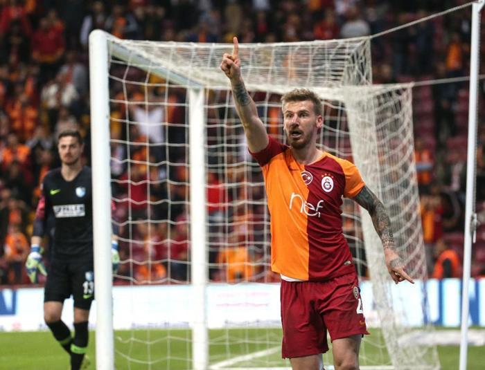 Galatasaray Eren Derdiyok ve Serdar Azizi takasta kullanacak