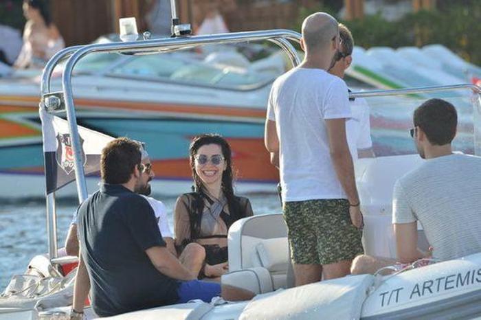 Hakan Sabancının eski sevgilisi Aslıhan Karalardan mutluluk pozu