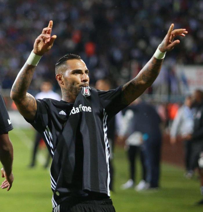 Quaresma Beşiktaşta kalacak mı Sıcak saatler...