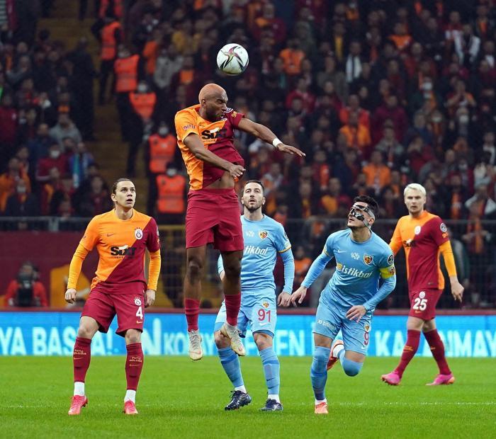 Fanatik yazarları Galatasaray - Kayserispor maçını değerlendirdi: Karanlığa doğru