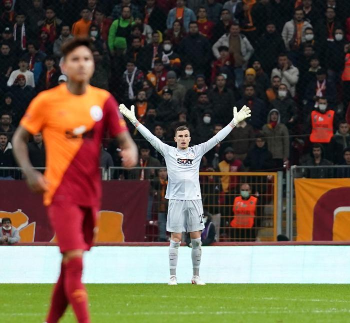 Fanatik yazarları Galatasaray - Kayserispor maçını değerlendirdi: Karanlığa doğru