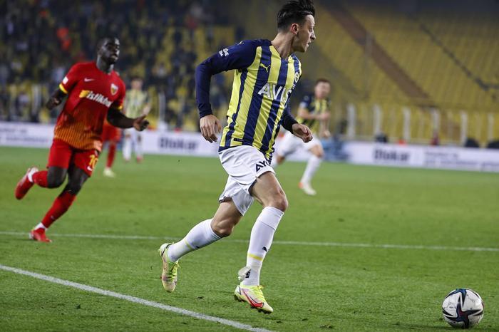 Fenerbahçenin olmazsa olmazı Mesut Özil Süper Lige damga vuran istatistikler