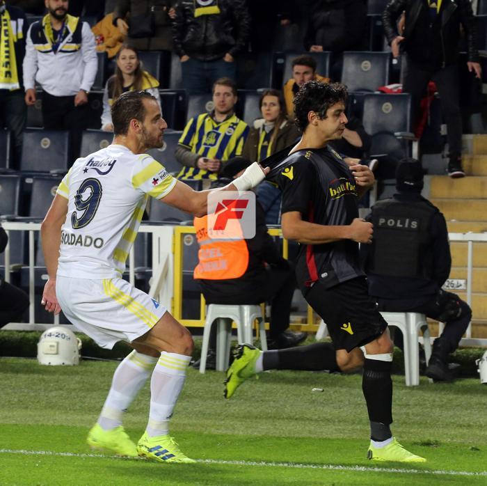 Guilhermenin yaptığı hareket Fenerbahçeli futbolcuları çıldırttı