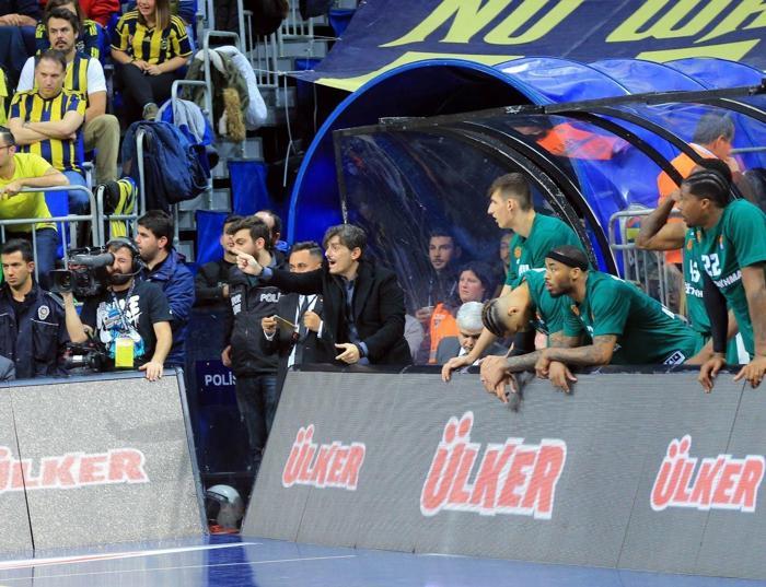 Giannakopoulos: Hakemler Fenerbahçe Doğuş ve Olympiakosu kayırıyor