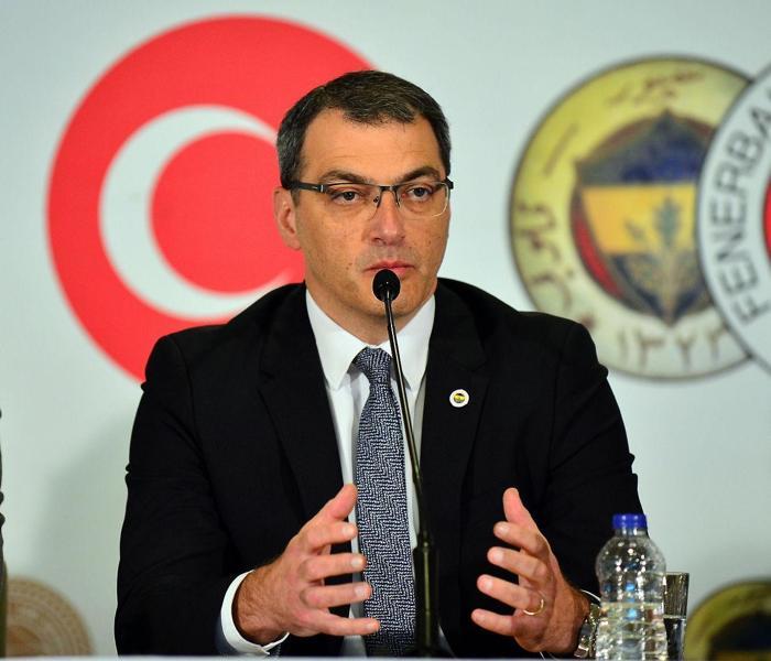 Comolli bombaları patlatıyor
