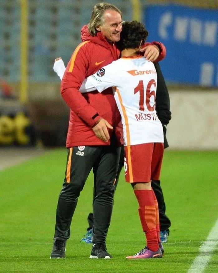 Galatasaraylı Mustafa Kapı durdurulamıyor
