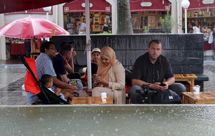 İstanbulda sağanak hayatı felç etti