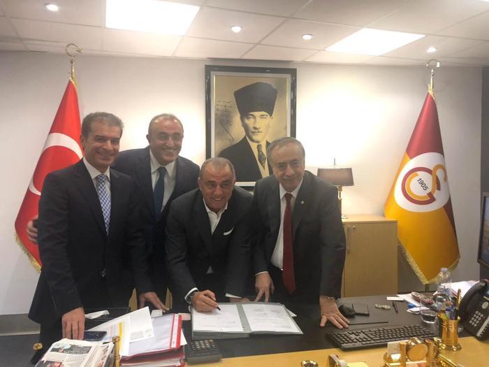 Galatasaray yönetimi köşeye sıkıştı