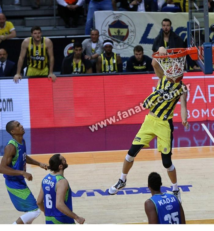 Fenerbahçe Doğuş ve Ali Koçun şampiyonluk coşkusu