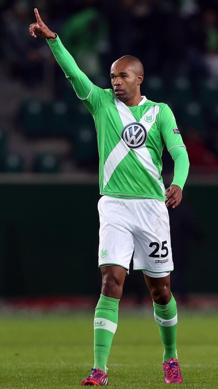 Defans: Naldo - Wolfsburg
