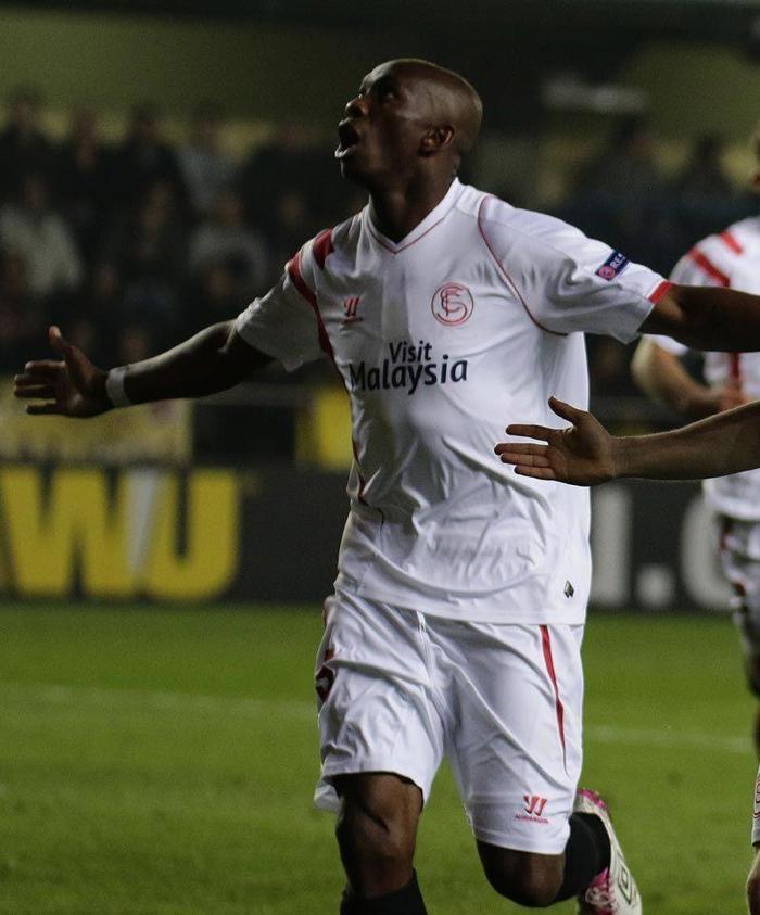 Orta saha: Stephane Mbia - Sevilla