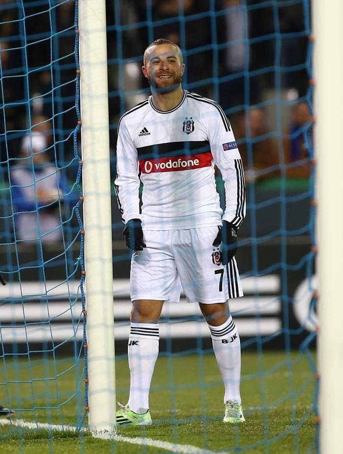 Orta saha: Gökhan Töre