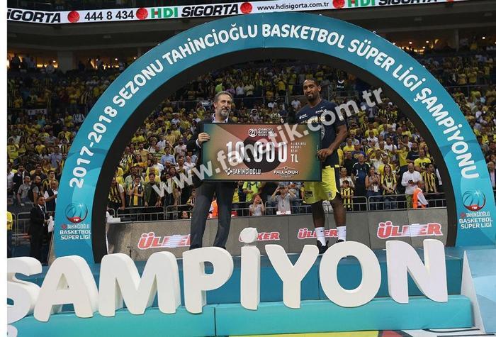 Fenerbahçe Doğuş ve Ali Koçun şampiyonluk coşkusu