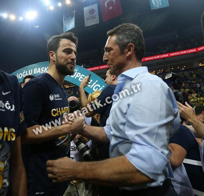 Fenerbahçe Doğuş ve Ali Koçun şampiyonluk coşkusu