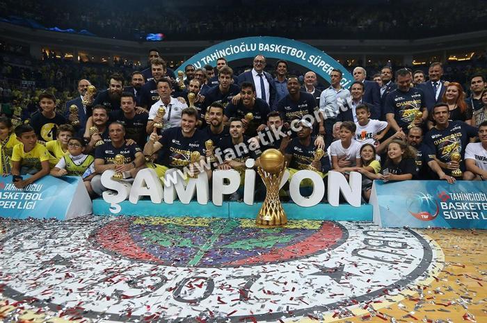 Fenerbahçe Doğuş ve Ali Koçun şampiyonluk coşkusu